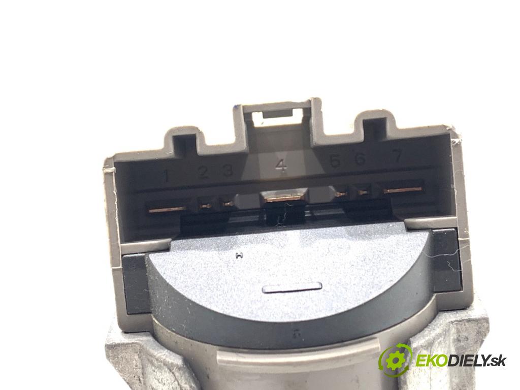 FORD FIESTA MK7 liftback 2012 51 kW 1.4 TDCi 1399 spinačka 8A6T-15607-AB (Spínacia skrinka)