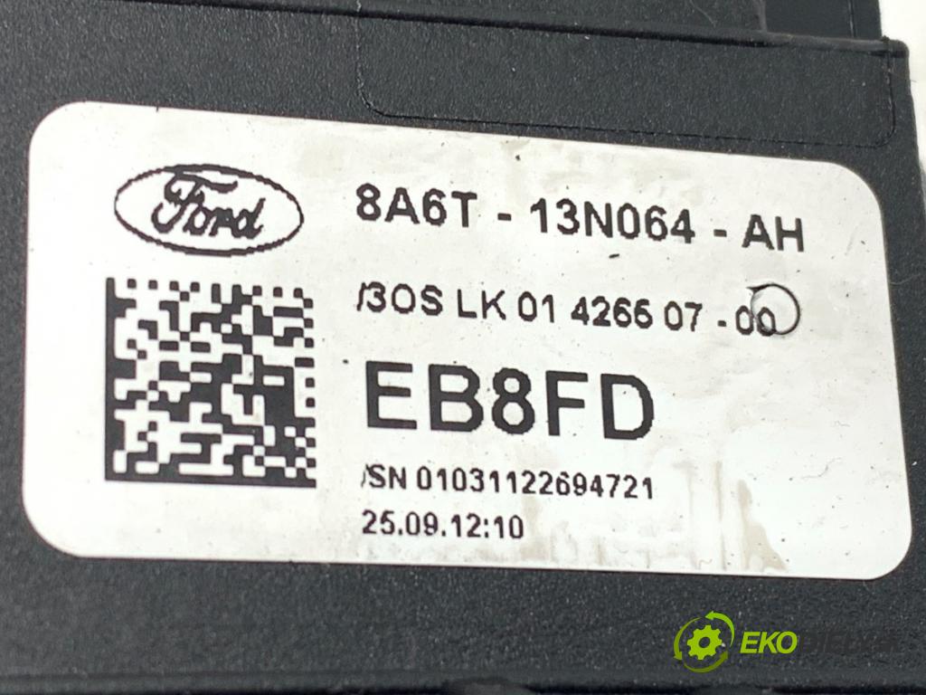 FORD FIESTA MK7 liftback 2012 51 kW 1.4 TDCi 1399 Prepínač kombinovaný 8A6T-13N064-AH (Prepínacie páčky pod volantom)