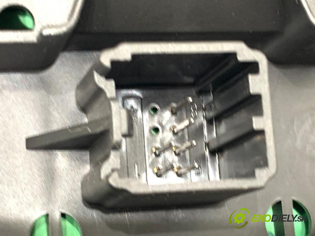 FORD FIESTA MK7 liftback 2012 51 kW 1.4 TDCi 1399 Panel ovládania radia 8A6T18K811AD (Prepínacie páčky pod volantom)