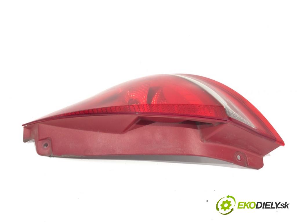 FORD FIESTA MK7 liftback 2012 51 kW 1.4 TDCi 1399 světlo pravý zadní část 8A61-13404-A