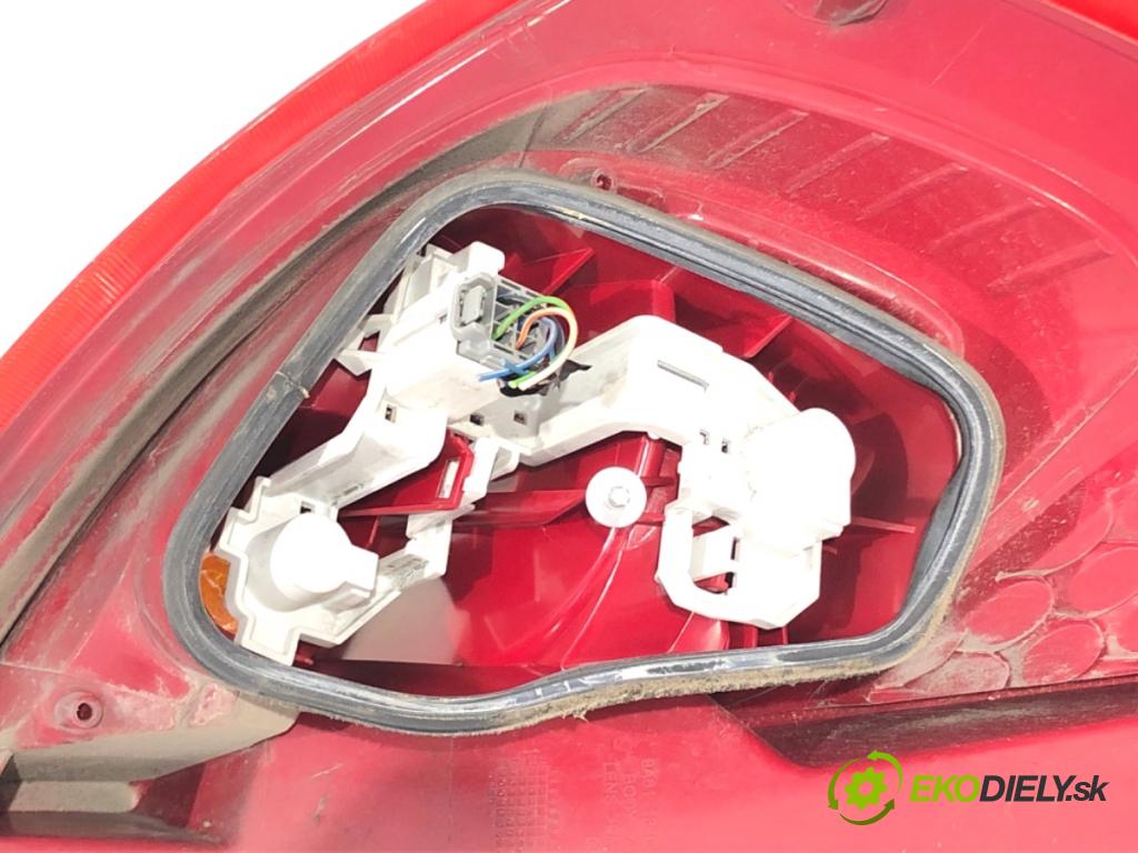FORD FIESTA MK7 liftback 2012 51 kW 1.4 TDCi 1399 světlo pravý zadní část 8A61-13404-A