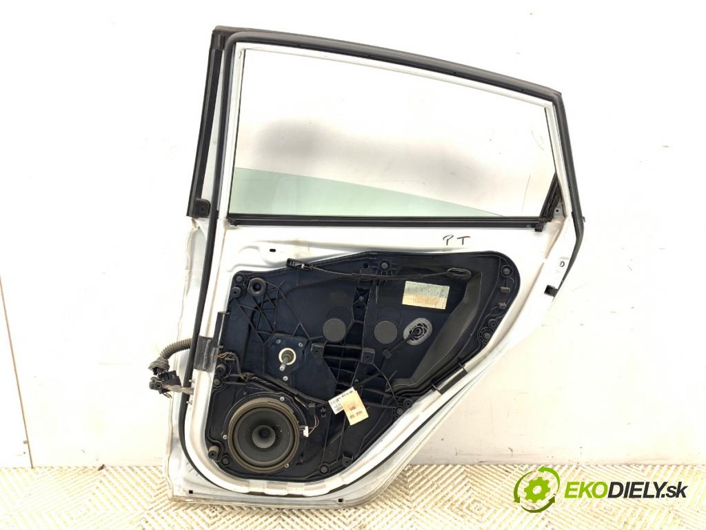 FORD FIESTA MK7 liftback 2012 51 kW 1.4 TDCi 1399 dveře pravý zadní část