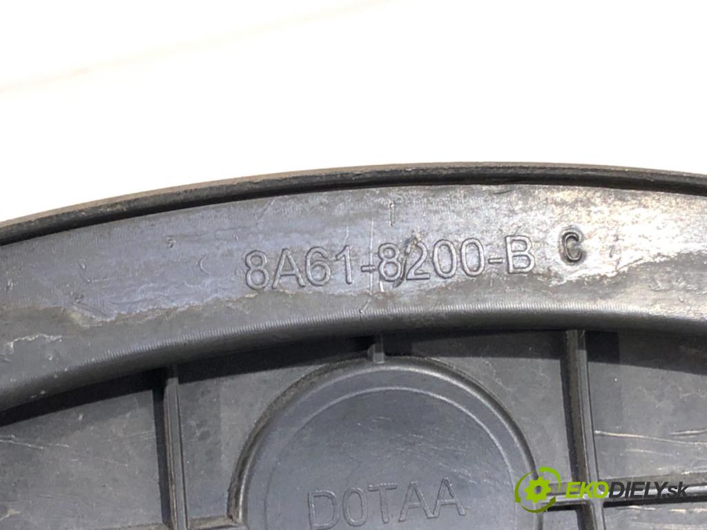 FORD FIESTA MK7 liftback 2012 51 kW 1.4 TDCi 1399 mřížka maska 8A61-8200-BC (Přední mřížka (maska chladiče))