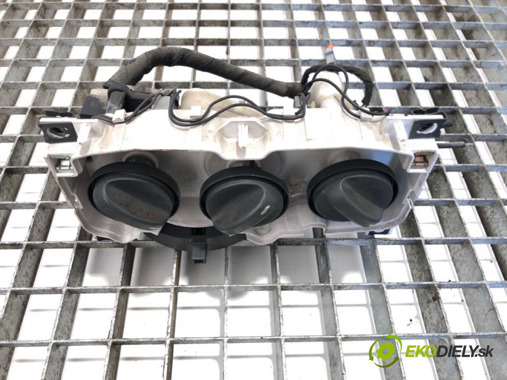 CITROEN JUMPER II Skrzynia 2003 74 kW 2.2 HDi 2179 Panel ovládania kúrenia  (Prepínacie páčky pod volantom)