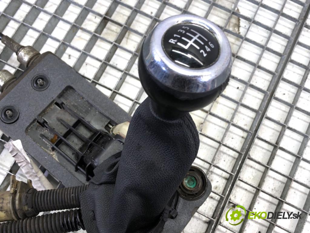 MINI R56 liftback 2008 80 kW Cooper D 1560 Kulisa  (Rýchlostná páka (kulisa))