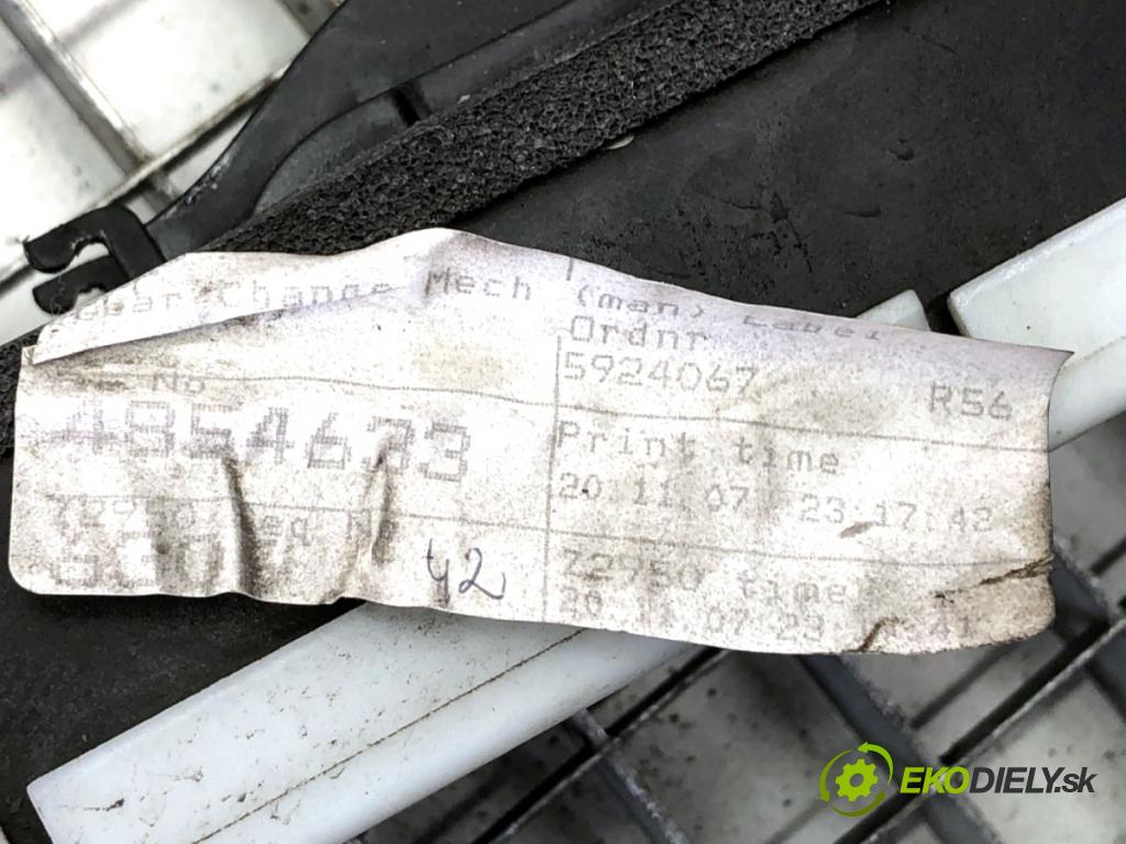 MINI R56 liftback 2008 80 kW Cooper D 1560 Kulisa  (Rýchlostná páka (kulisa))