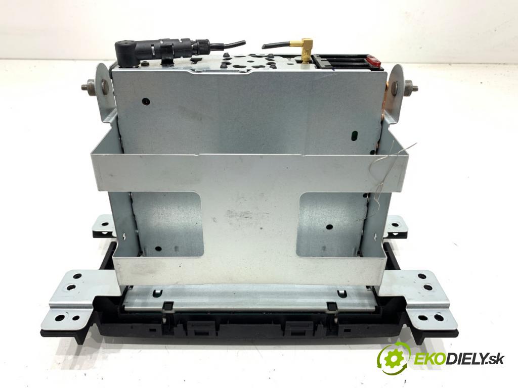 SUZUKI GRAND VITARA II samochód terenowy zamknięty 2007 95 kW 1.9 DDiS (JB419WD, JB419XD) 1870 RADIO SVNA02 (Audio zariadenie)