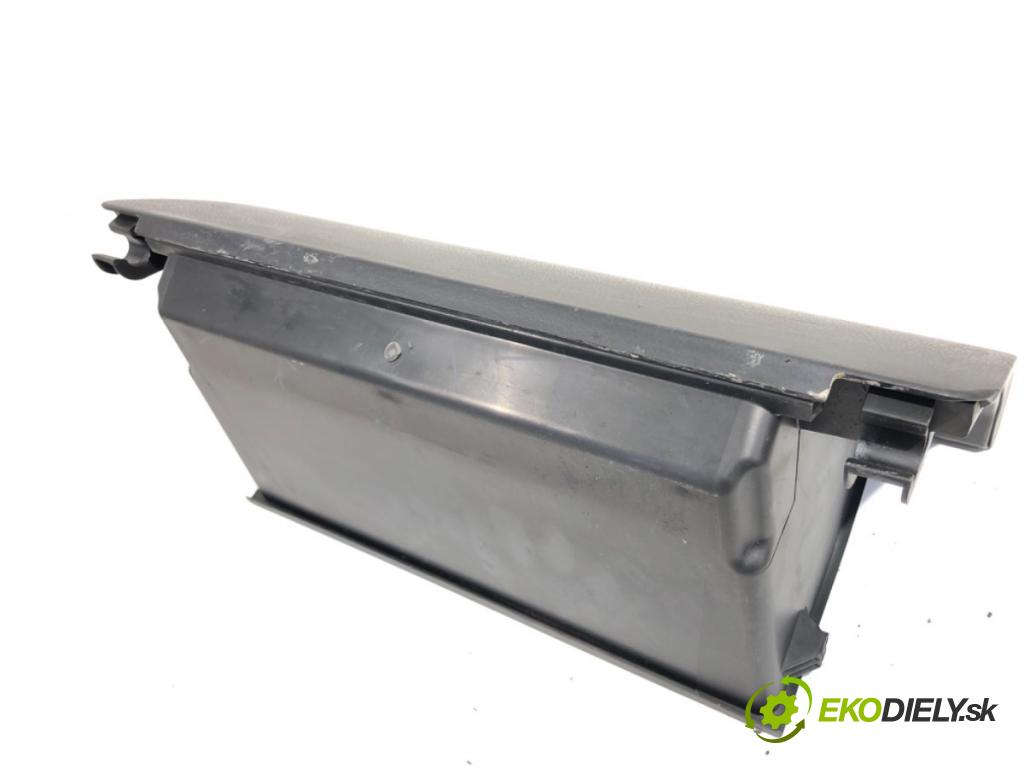 SUZUKI GRAND VITARA II samochód terenowy zamknięty 2007 95 kW 1.9 DDiS (JB419WD, JB419XD) 1870 přihrádka kastlík spolujezdce  (Přihrádka (kastlík))