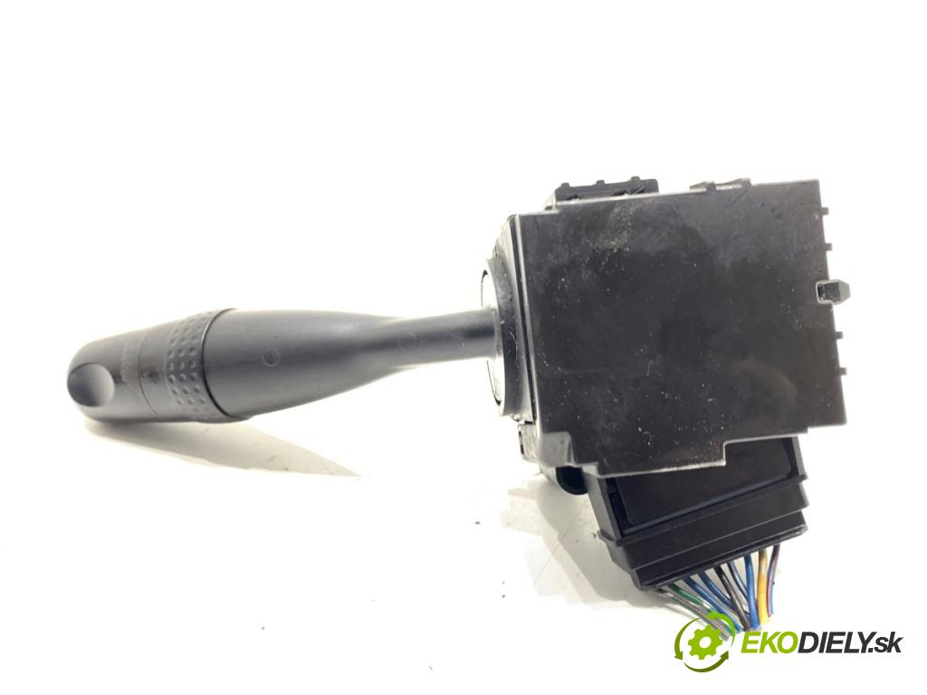 SUZUKI GRAND VITARA II samochód terenowy zamknięty 2007 95 kW 1.9 DDiS (JB419WD, JB419XD) 1870 Prepínač stieračov  (Prepínacie páčky pod volantom)