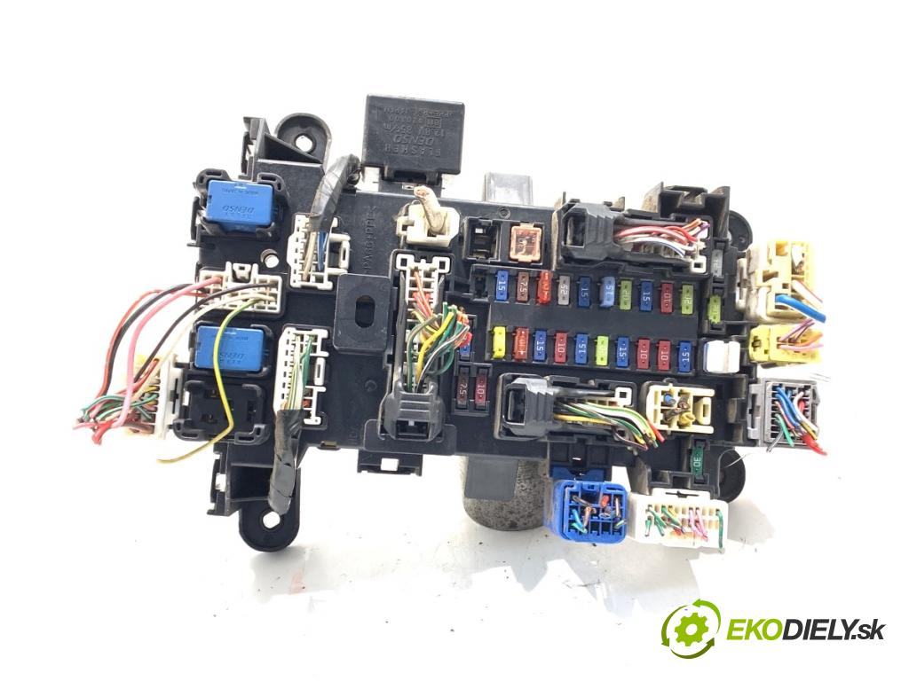 SUZUKI GRAND VITARA II samochód terenowy zamknięty 2007 95 kW 1.9 DDiS (JB419WD, JB419XD) 1870 modul BSI  (Pojistková skříňka)