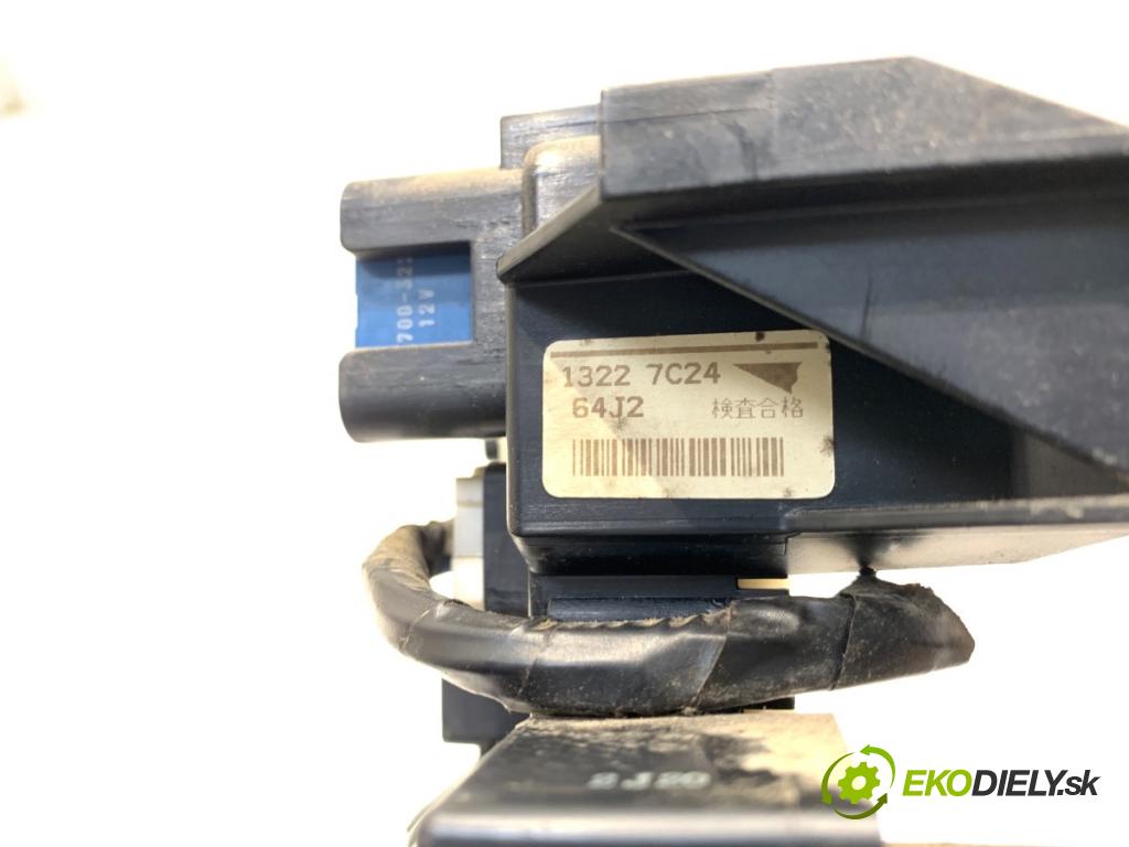 SUZUKI GRAND VITARA II samochód terenowy zamknięty 2007 95 kW 1.9 DDiS (JB419WD, JB419XD) 1870 modul BSI  (Pojistková skříňka)