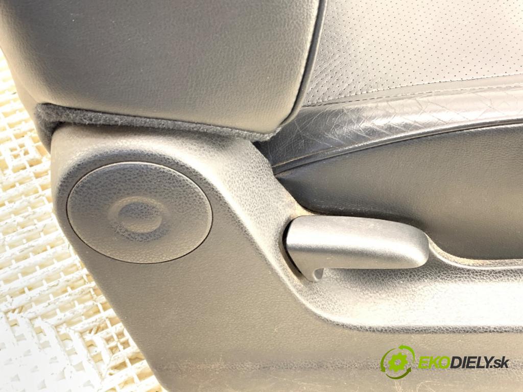 SUZUKI GRAND VITARA II samochód terenowy zamknięty 2007 95 kW 1.9 DDiS (JB419WD, JB419XD) 1870 Sedadlo pravy predný