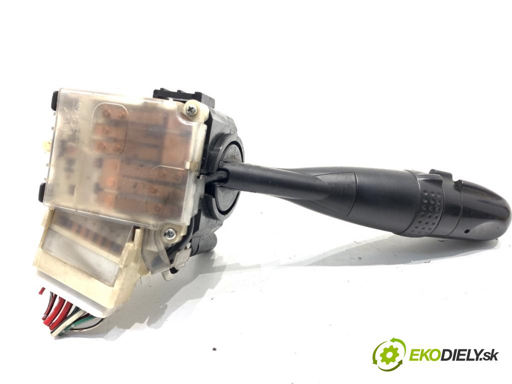 TOYOTA RAV 4 II SUV 2005 85 kW 2.0 D 4WD (CLA20_, CLA21_) 1995 Prepínač smeroviek 1736481 (Prepínacie páčky pod volantom)