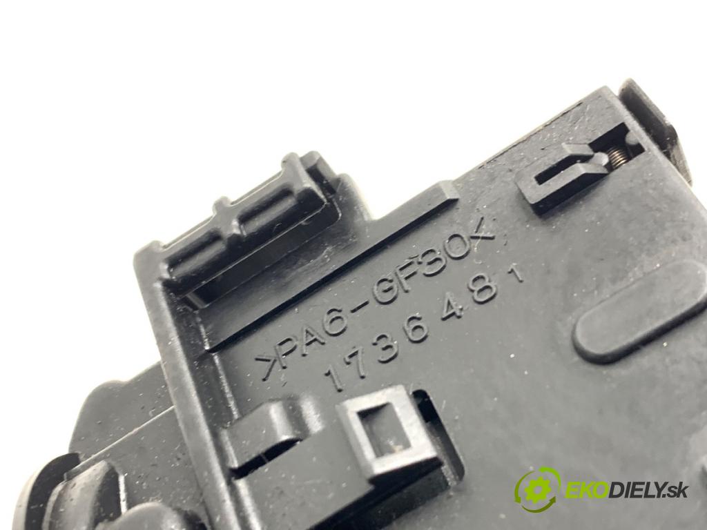 TOYOTA RAV 4 II SUV 2005 85 kW 2.0 D 4WD (CLA20_, CLA21_) 1995 Prepínač smeroviek 1736481 (Prepínacie páčky pod volantom)