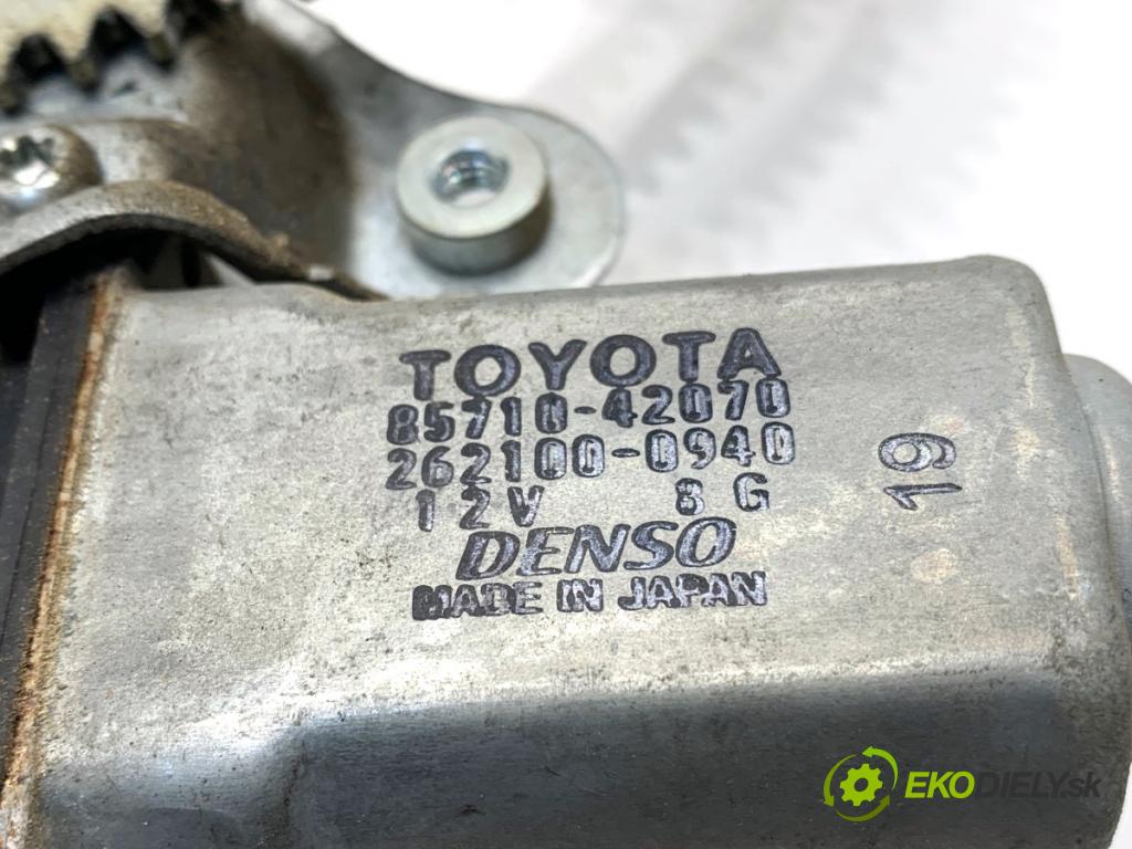 TOYOTA RAV 4 II SUV 2005 85 kW 2.0 D 4WD (CLA20_, CLA21_) 1995 mechanismus okna pravý přední část 85710-42070