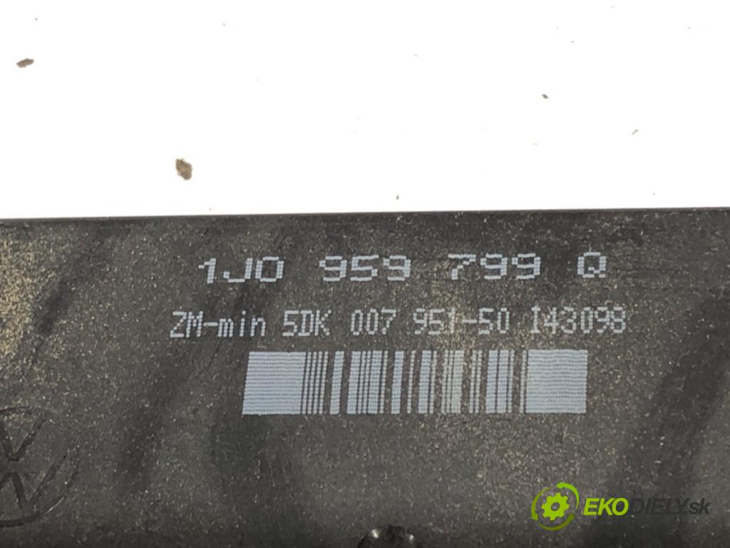 VW BORA I sedan 1998 66 kW 1.9 TDI 1896 Modul komfortu 1J0959799Q (Modul komfortu)