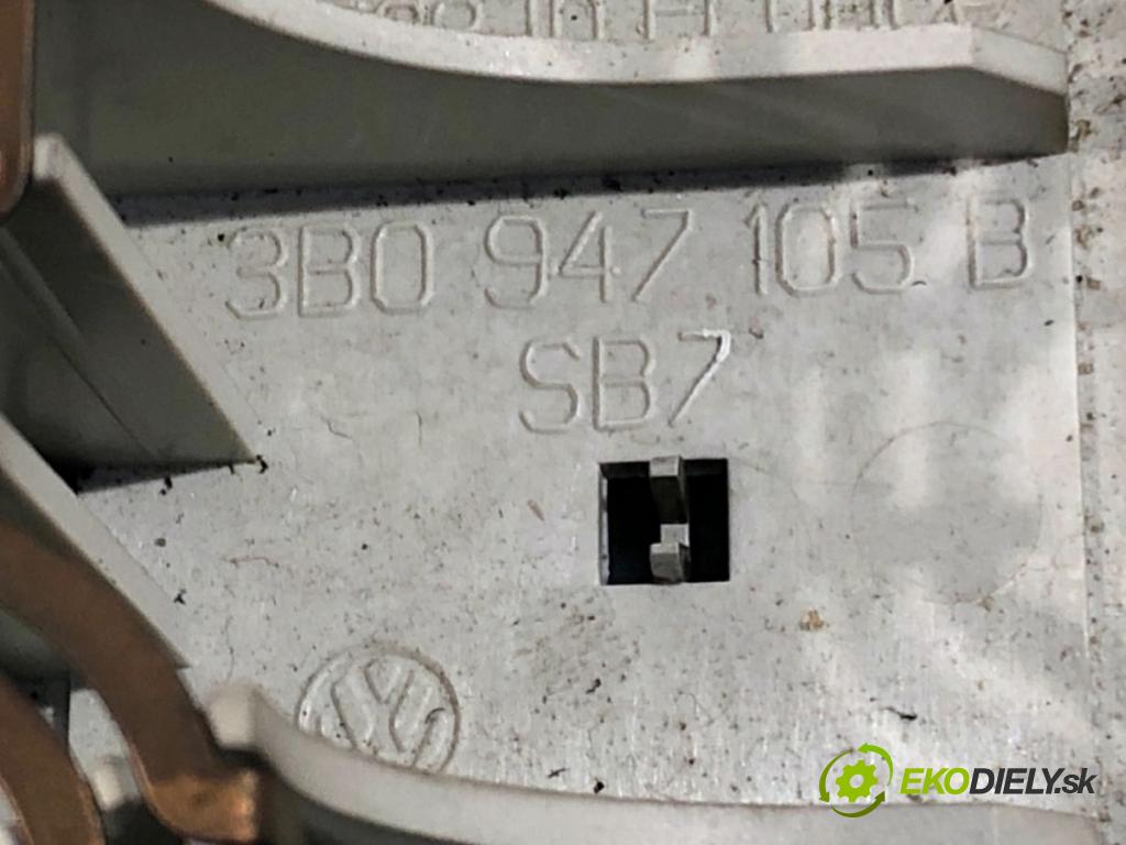 VW BORA I sedan 1998 66 kW 1.9 TDI 1896 světlo stropní 3B0947105B