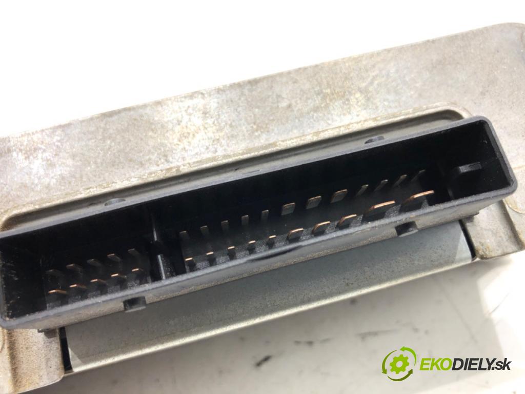 AUDI A4 B8 Kombi 2008 105 kW 2.0 TDI 1968 Zosilňovač 8T0035223AE (Zosilňovač)