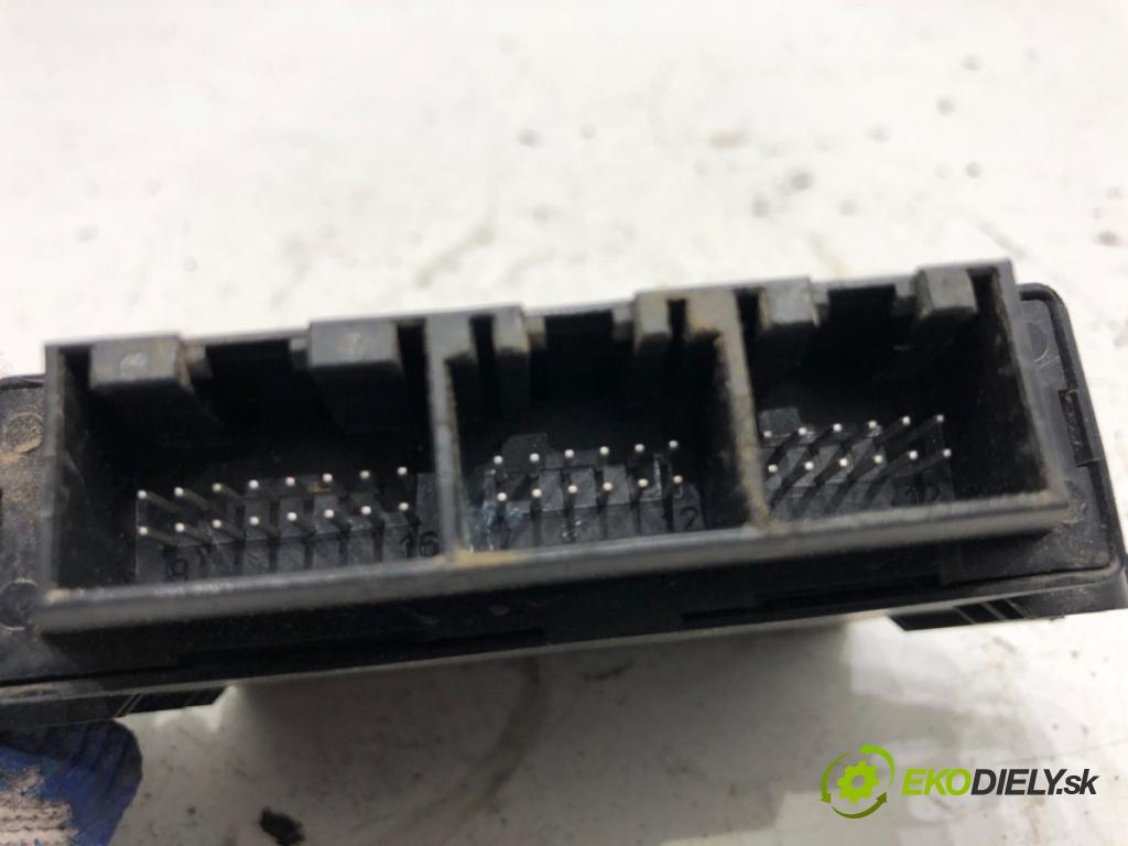 AUDI A4 B8 Kombi 2008 105 kW 2.0 TDI 1968 Modul PDC 8K0919475C (Riadiaca jednotka ostatné)