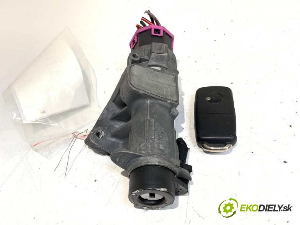 VW GOLF IV liftback 2003 55 kW 1.4 16V 1390 spinačka 4B0905851C (Spínacia skrinka)