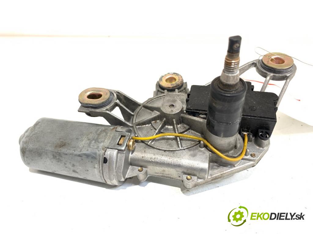 VW GOLF IV liftback 2003 55 kW 1.4 16V 1390 motor stěračů zadní část 1J6955711G
