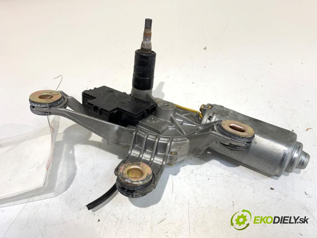 VW GOLF IV liftback 2003 55 kW 1.4 16V 1390 motor stěračů zadní část 1J6955711G