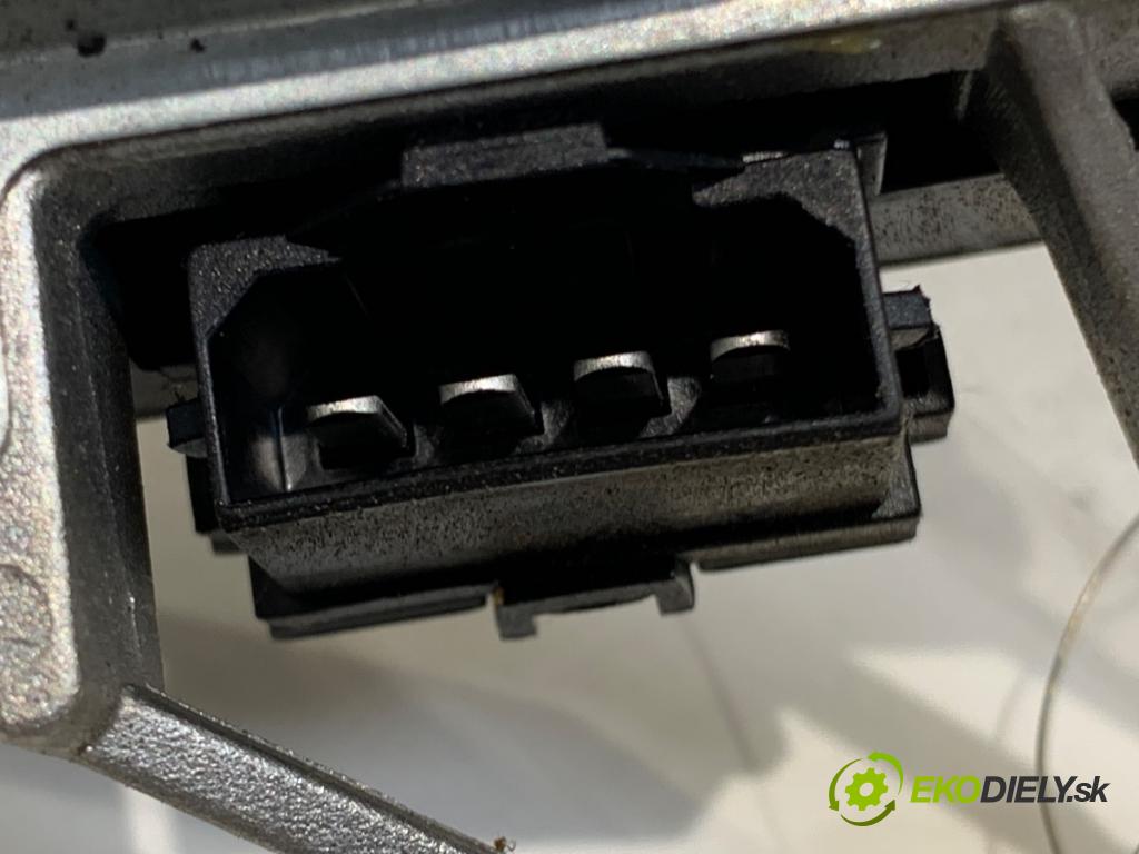 VW GOLF IV liftback 2003 55 kW 1.4 16V 1390 motor stěračů zadní část 1J6955711G