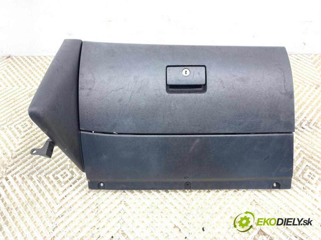 VW GOLF IV liftback 2003 55 kW 1.4 16V 1390 Priehradka, kastlík spolujazdca  (Priehradka (kastlík))