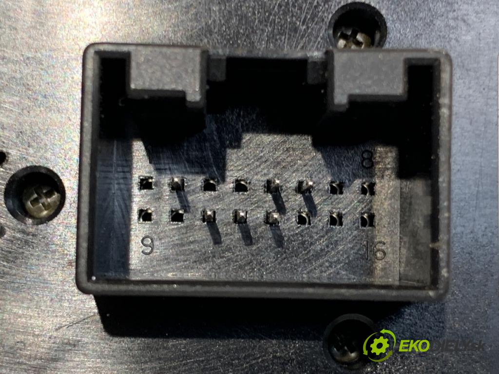 VW GOLF IV liftback 2003 55 kW 1.4 16V 1390 Prepínač okien 1J3959857B (Prepínacie páčky pod volantom)