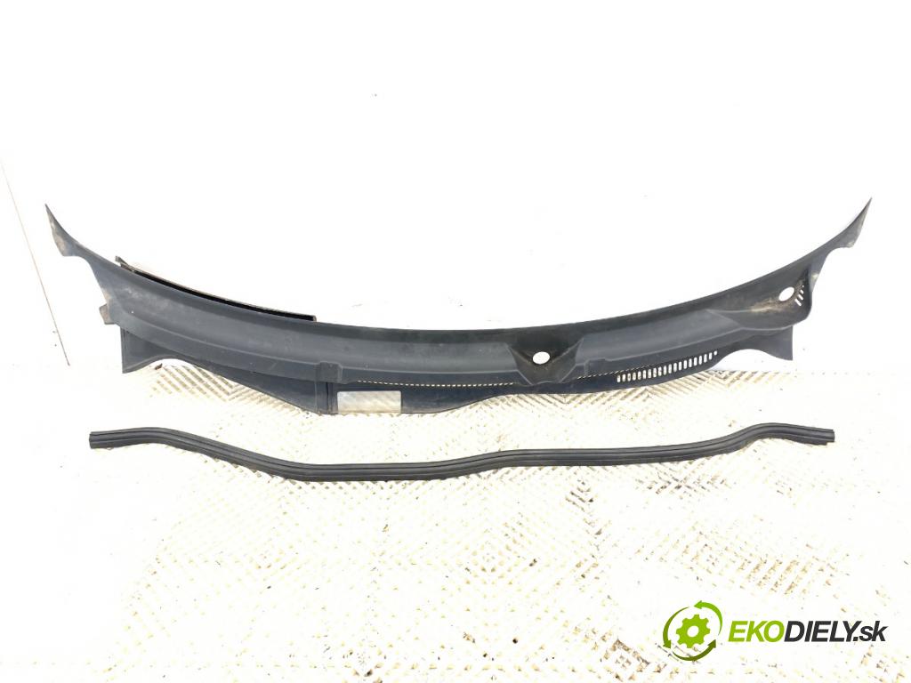 VW GOLF IV liftback 2003 55 kW 1.4 16V 1390 Torpédo, plast pod čelné okno  (Torpédo (plast pod čelným sklom))