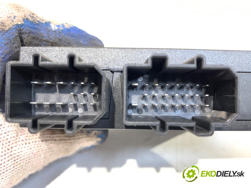 VW GOLF IV liftback 2003 55 kW 1.4 16V 1390 Modul komfortu 1C0959799B (Modul komfortu)