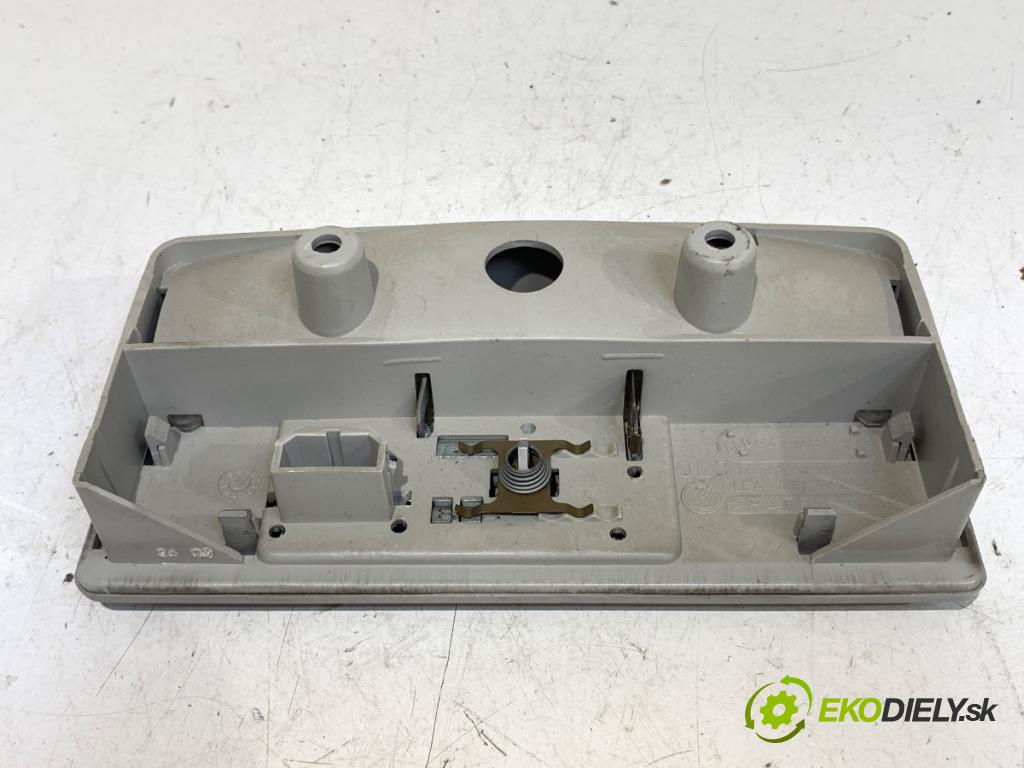 VW GOLF IV liftback 2003 55 kW 1.4 16V 1390 světlo stropní 6Q0947105F