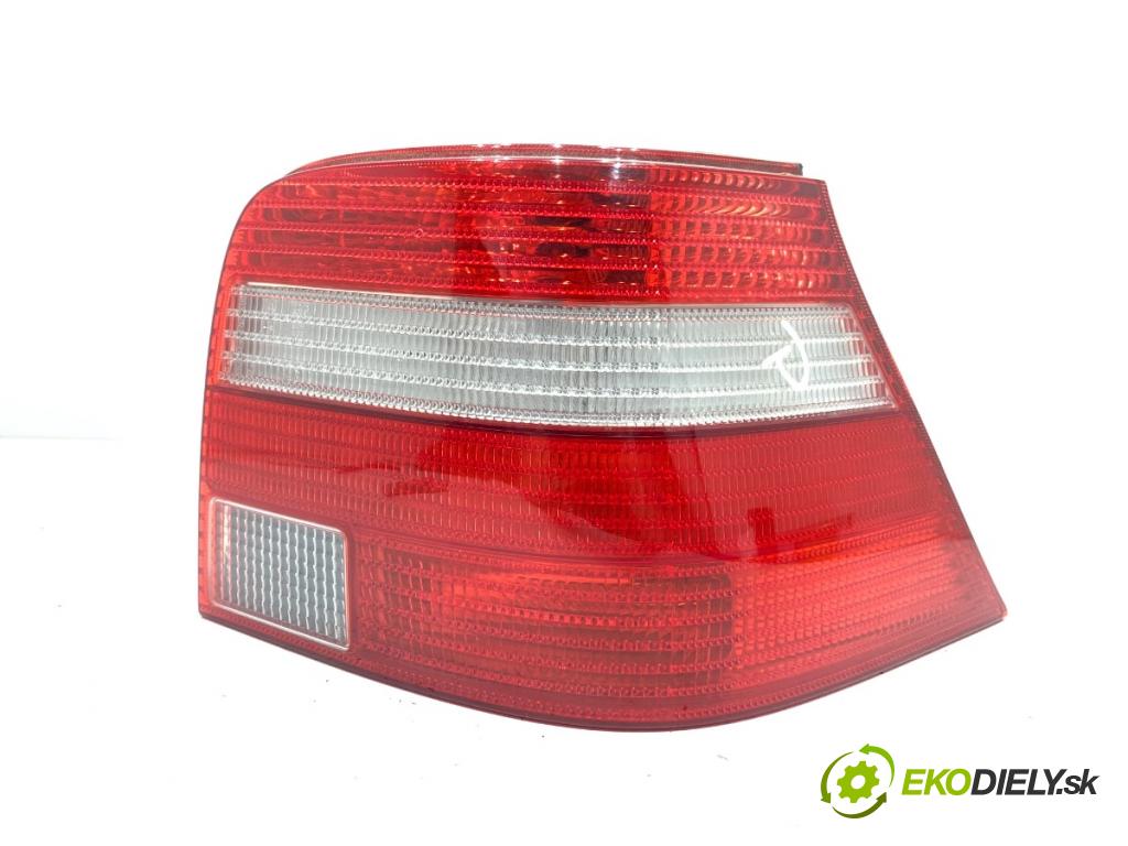 VW GOLF IV liftback 2003 55 kW 1.4 16V 1390 světlo pravý zadní část 