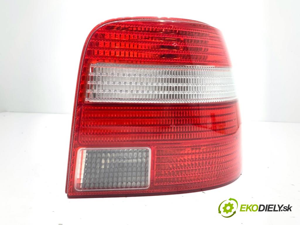 VW GOLF IV liftback 2003 55 kW 1.4 16V 1390 světlo pravý zadní část