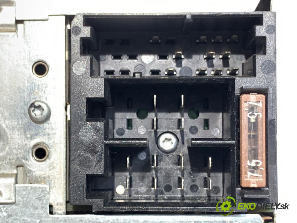 VW GOLF IV liftback 2003 55 kW 1.4 16V 1390 RADIO 1J0035152E (Audio zariadenie)