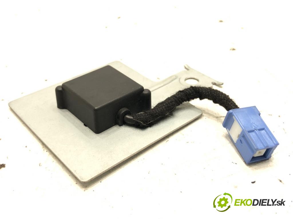 MAZDA CX-5 SUV 2012 118 kW 2.0 AWD (KEEAW) 1998 ANTENA GPS KD5166DY0A