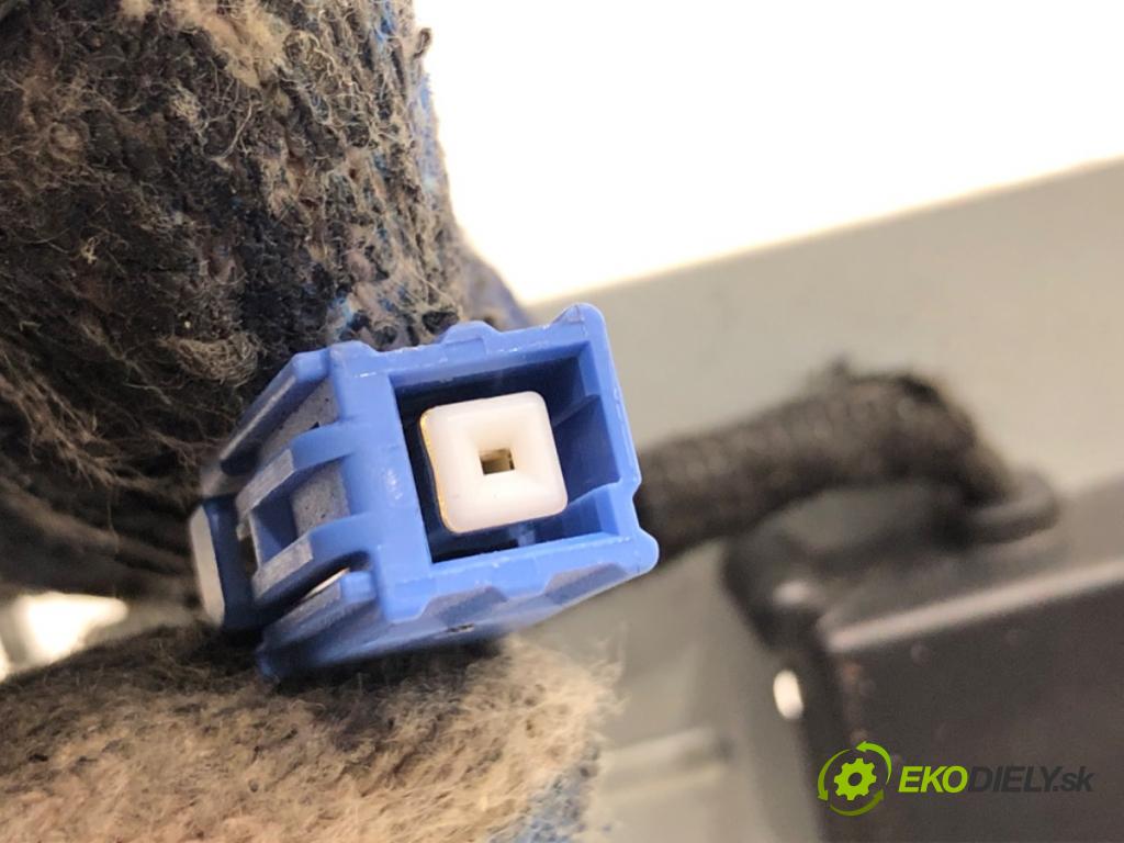 MAZDA CX-5 SUV 2012 118 kW 2.0 AWD (KEEAW) 1998 ANTENA GPS KD5166DY0A