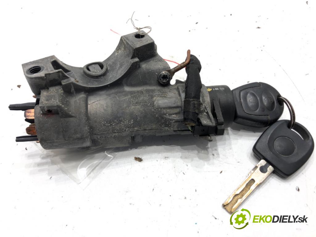 SEAT LEON I liftback 2000 66 kW 1.9 TDI 1896 spinačka 4B0905851C (Spínacia skrinka)