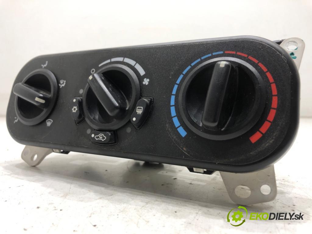 DODGE CALIBER liftback 2006 103 kW 2.0 CRD 1968 Panel ovládania kúrenia P05058307AE (Prepínacie páčky pod volantom)