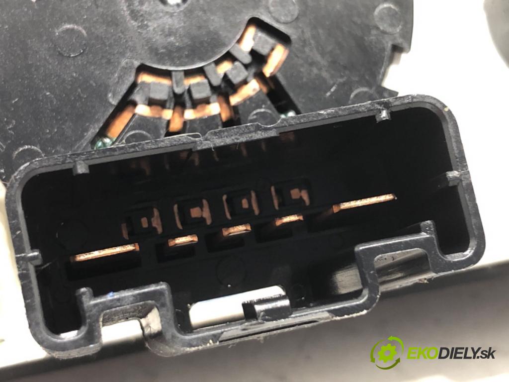 DODGE CALIBER liftback 2006 103 kW 2.0 CRD 1968 Panel ovládania kúrenia P05058307AE (Prepínacie páčky pod volantom)