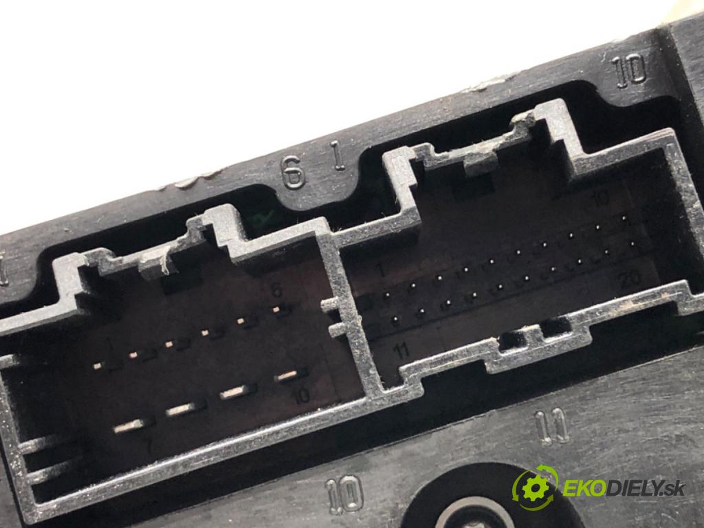 DODGE CALIBER liftback 2006 103 kW 2.0 CRD 1968 Prístrojovka  (Prístrojová doska)