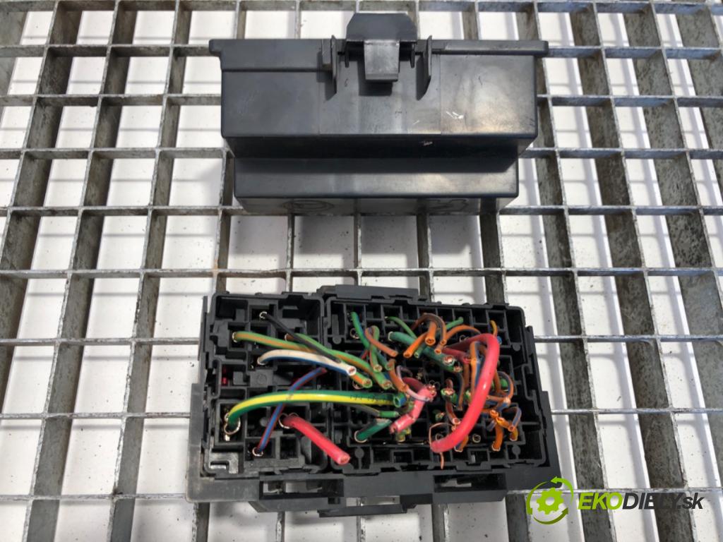 FORD TRANSIT IV Autobus 2002 74 kW 2.0 DI (F_E_, F_F_, F_G_) 1998 Skrinka poistková (Poistková skrinka)