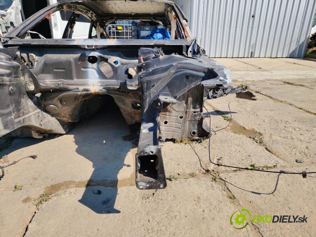 AUDI A5 8T coupe 2012 155 kW 3.0 TDI quattro 2967 KAROSERIA ČTVRŤÁK