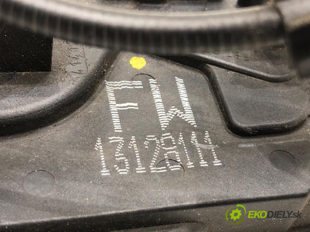 OPEL ASTRA H liftback 2004 92 kW 1.8 (L48) 1796 zámok dveře levý přední část 13128111