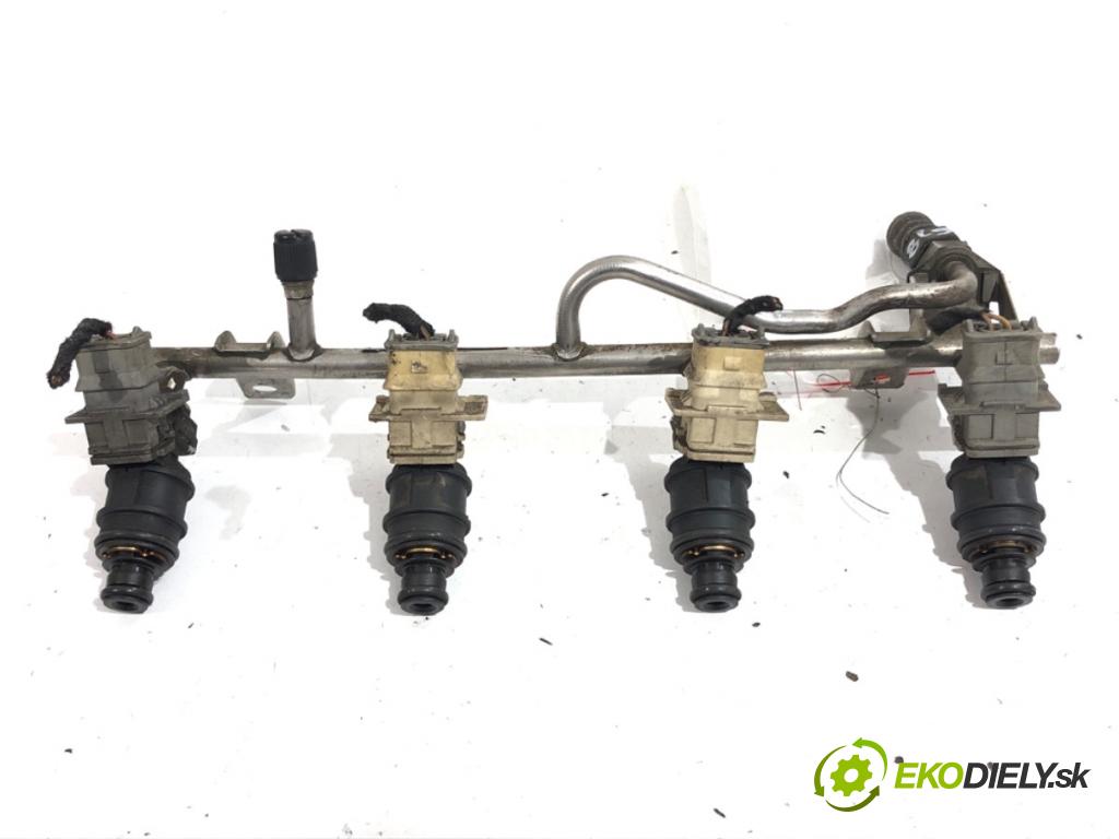 OPEL ASTRA H liftback 2004 92 kW 1.8 (L48) 1796 Lišta vstrekovacia  (Vstrekovacia lišta)