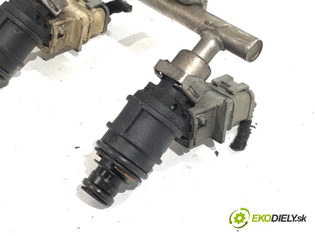 OPEL ASTRA H liftback 2004 92 kW 1.8 (L48) 1796 Lišta vstrekovacia  (Vstrekovacia lišta)