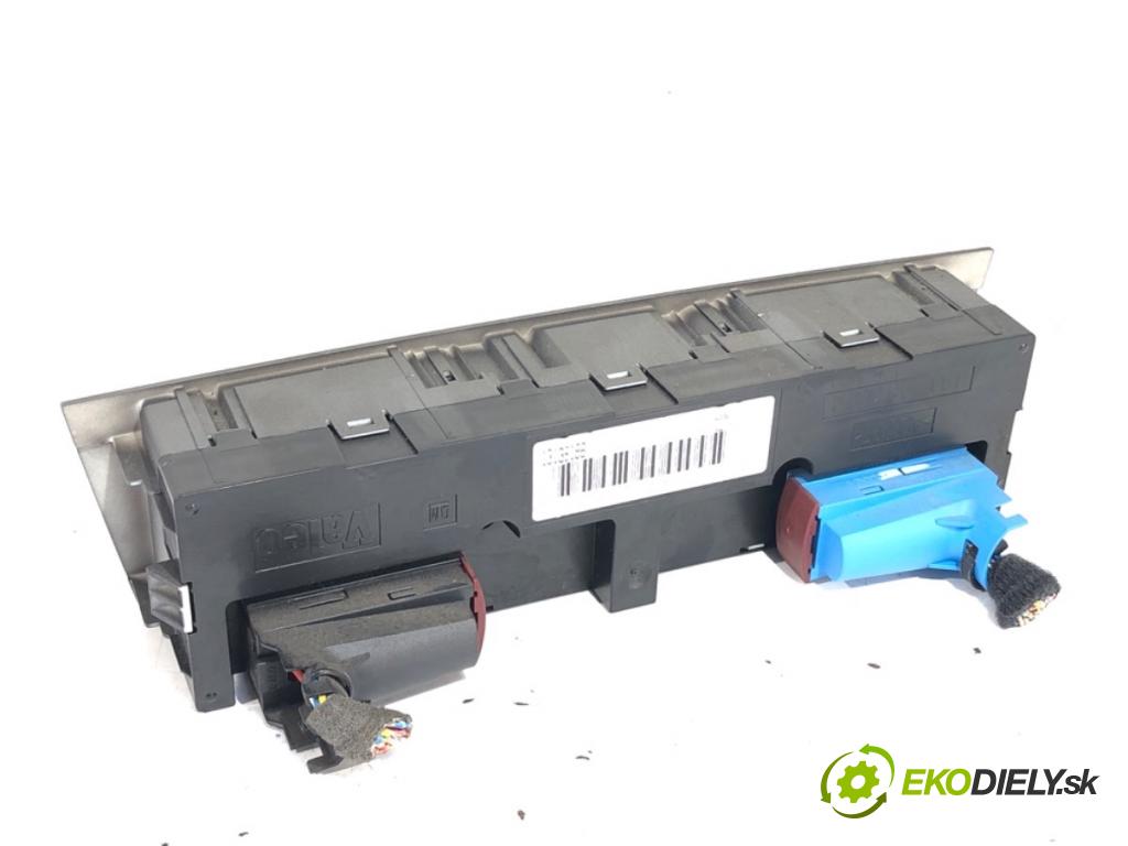 OPEL SIGNUM liftback 2003 129 kW 2.0 Turbo (F48) 1998 Panel ovládania kúrenia 13138196 (Prepínacie páčky pod volantom)