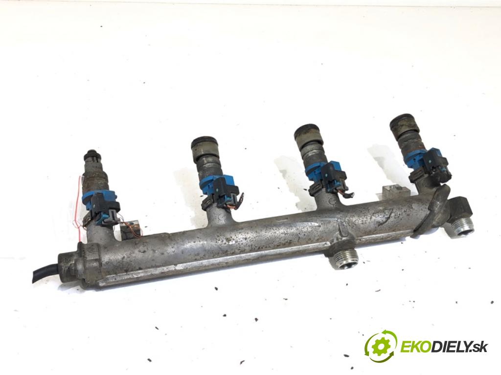 OPEL SIGNUM liftback 2003 129 kW 2.0 Turbo (F48) 1998 Lišta vstrekovacia 12790824 (Vstrekovacia lišta)