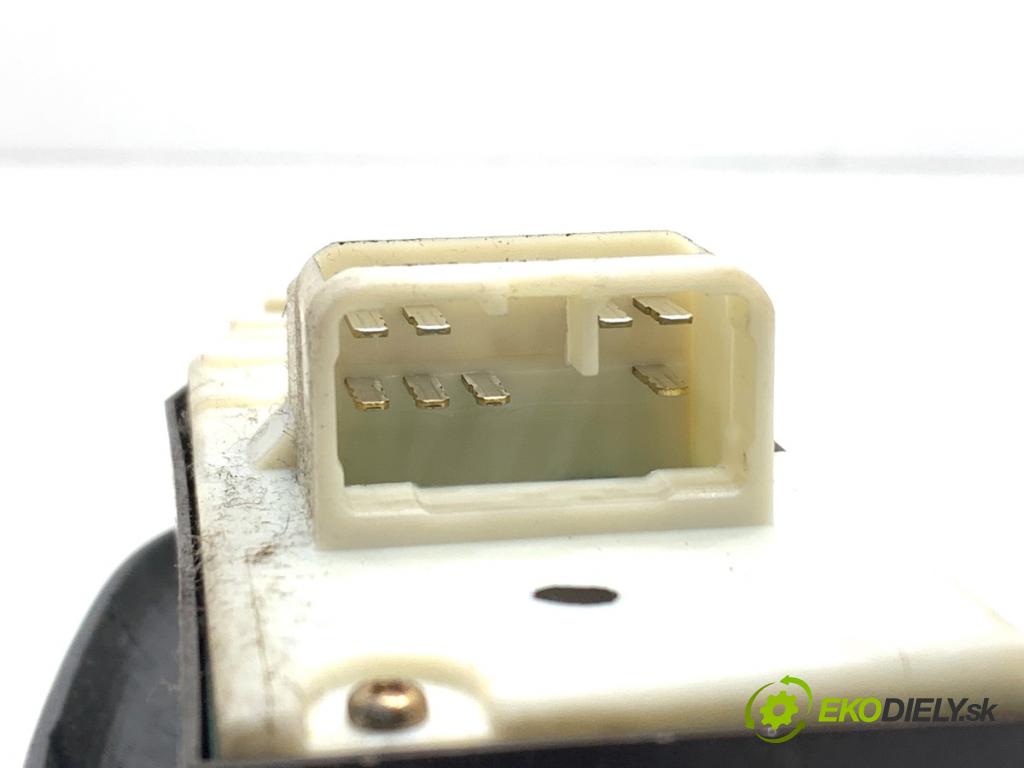 TOYOTA YARIS I liftback 2003 64 kW 1.3 (SCP12_, SCP13_) 1298 Prepínač okien  (Prepínacie páčky pod volantom)