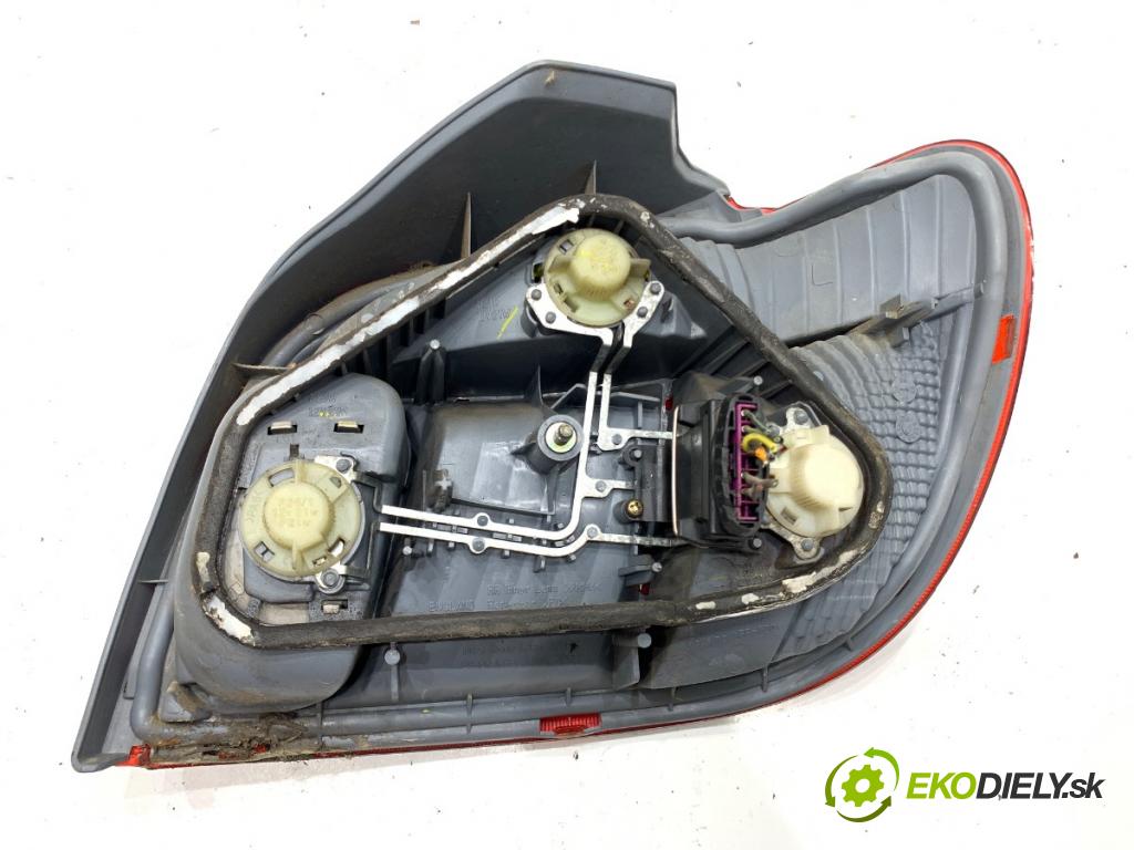 TOYOTA YARIS I liftback 2003 64 kW 1.3 (SCP12_, SCP13_) 1298 světlo levý zadní část